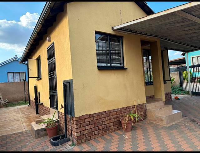 2 BEDROOM HOUSE FOR SALE IN SOSHANGUVE VV